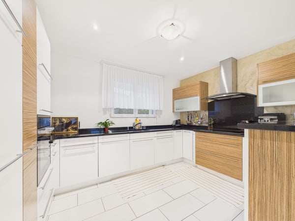 Moderne 1.5-Zimmer-Doppelhaushälfte in Uznach 5