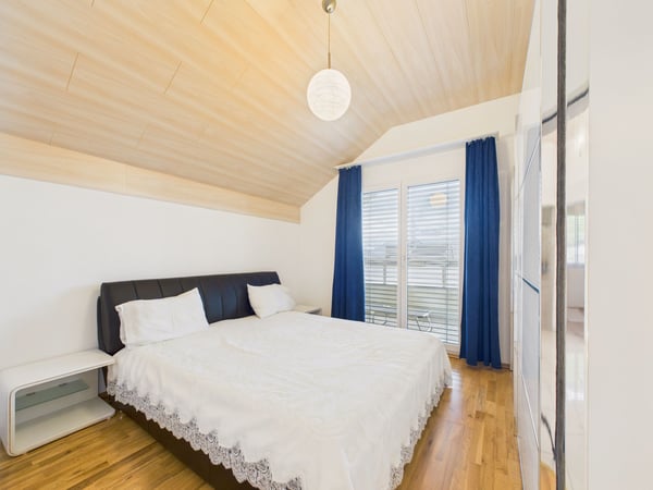 Moderne 1.5-Zimmer-Doppelhaushälfte in Uznach 6