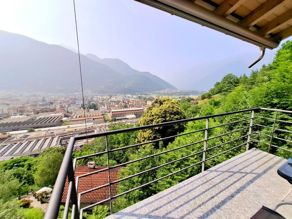 Esclusiva casa monofamiliare di 1.5 locali a Bellinzona, TI con vista mozzafiato 10
