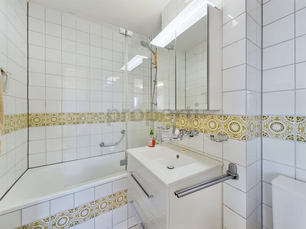 Möblierte 2.5 Zimmer Wohnung mit Charme und Komfort in Dällikon, Kanton ZH 4