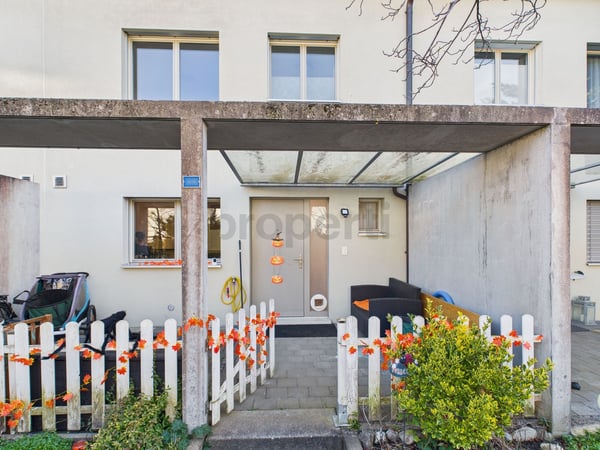 Modernes 1.5-Zimmer-Reihenfamilienhaus in Bättwil  gepflegt, familienfreundlich & mit direktem Tiefgaragenzugang und Garten 2