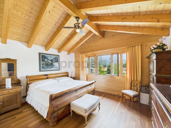 Luxuriöse und elegante 1.5-Zimmer Dachwohnung in Meiringen 5