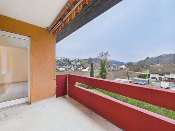 Helle 1.5-Zimmer Wohnung mit Balkon in Fisibach 10