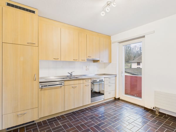 Helle 1.5-Zimmer Wohnung mit Balkon in Fisibach 4