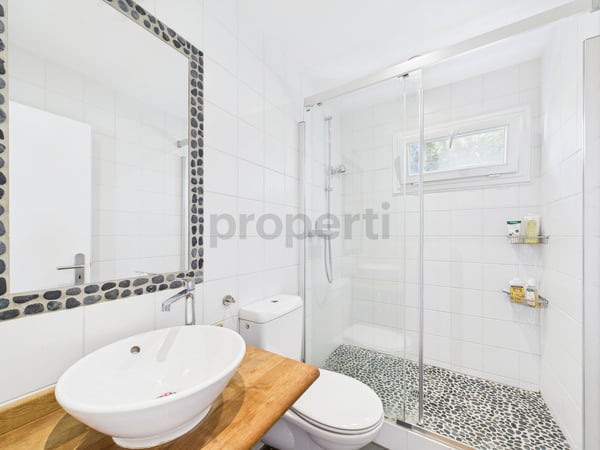 Maison jumelée rénovée de 1.5 pièces avec jardin, véranda et grand salon  cadre familial calme à Le Mont-sur-Lausanne 10