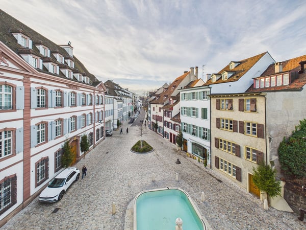 Furnished 1.5-Room Historic Apartment in Basel (Temporary until July 2026) 1