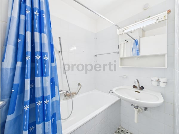 Un spacieux 1.5 avec un grand potentiel de rénovation à Crans-Montana 6