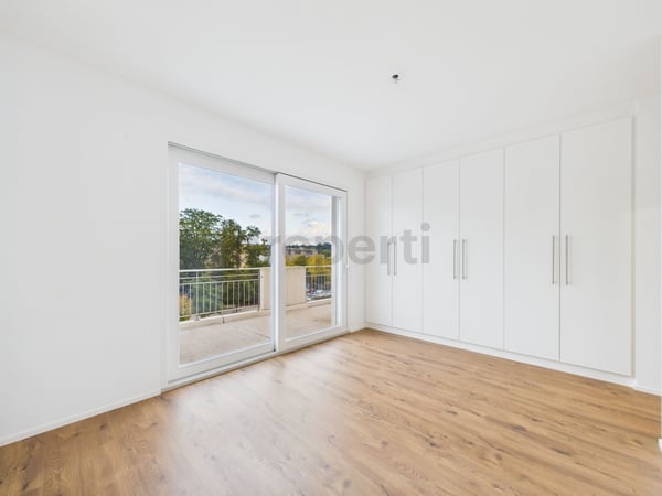 Attique d'exception, 1.5p, 19m², dernier étage   avec terrasse de 95m² + vue dégagée et grand garage box 6