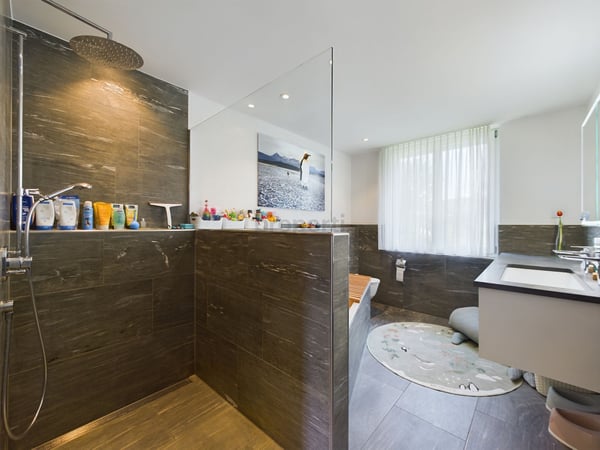 Grosszügiges Einfamilienhaus mit Garten und Kamin in ruhiger Lage - Perfekt für Familien und Paare! 9