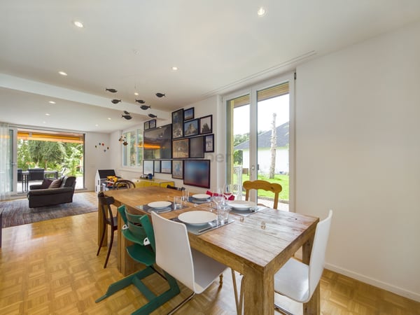 Grosszügiges Einfamilienhaus mit Garten und Kamin in ruhiger Lage - Perfekt für Familien und Paare! 2