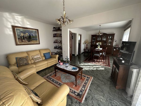 Affascinante Casa Bifamiliare con Giardino a Biasca 4