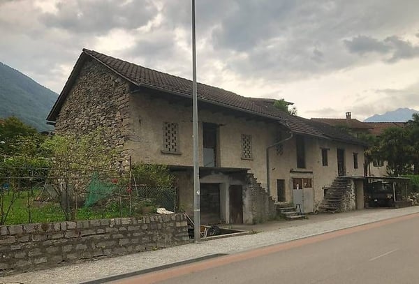 Terreno edificabile in vendita a Lumino  Opportunità unica in zona centrale 2