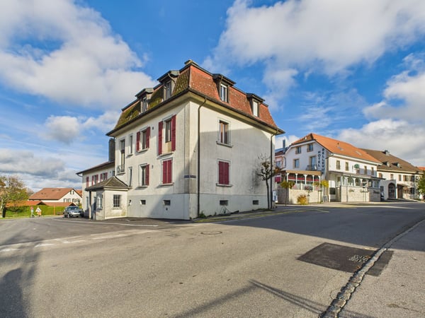 Charmante maison multifamiliale avec 2 chambres à Saignelégier, dans le canton du Jura 2