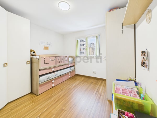 Elegante Appartamento nel Cuore di Lugano: Comfort e Stile in Posizione Privilegiata 6