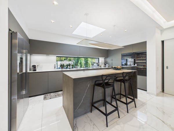 Casa moderna con giardino, spa privata e tecnologia avanzata a Locarno 6