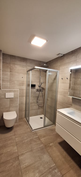 Moderne 1.5 pièces  appartement avec parking privatif, Saxon 6