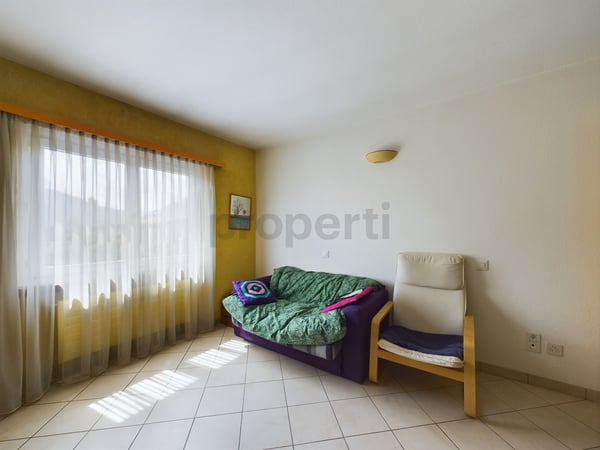 Modernes 2.5-Zimmer-Einfamilienhaus in Caslano mit Blick ins Grüne / Vendiamo casa indipendente 2.5 a Caslano - bellissimo quartiere vicino al Lago 7