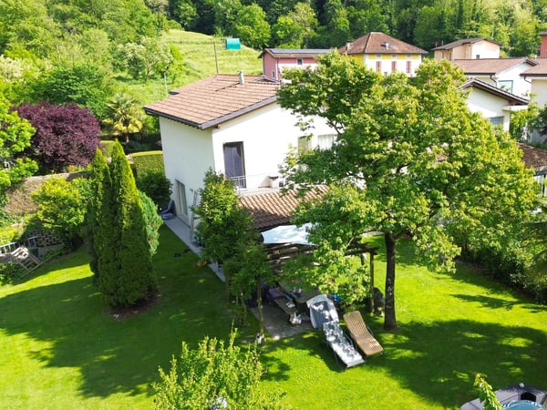 Tranquillità e natura:  splendida villetta  con grande giardino 12