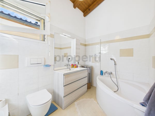 Tranquillità e natura:  splendida villetta  con grande giardino 8