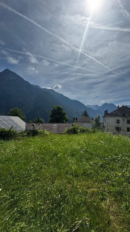 Terreno edificabile Val di Blenio, con un 'ottima esposizione solare,vista montagne. 5