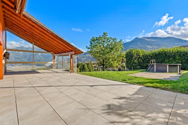 Villa d'architecte avec vue panoramique sur les Alpes vaudoises et les Dents du Midi 12