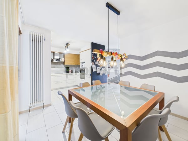 La casa perfetta per la famiglia: spazio, luce e panorama (vista lago) 4