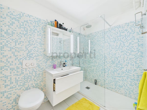 La casa perfetta per la famiglia: spazio, luce e panorama (vista lago) 11