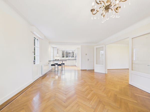 Wohnen im Licht: Exklusives Einfamilienhaus in Reinach, Kanton BL 1