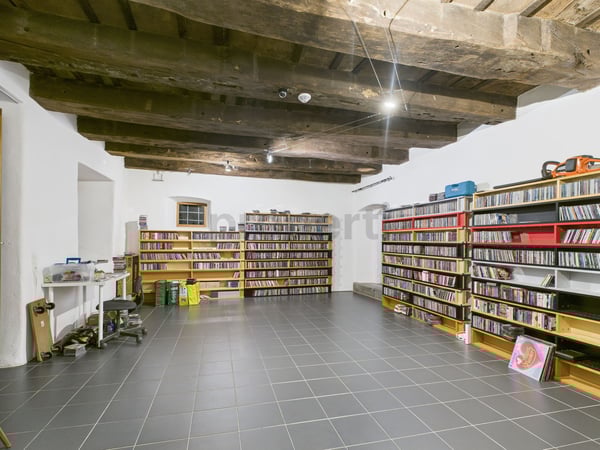 Charmante 1.5-Zimmer-Maisonette-Wohnung im historischen Zehntenhaus  Wo Geschichte auf modernen Wohnkomfort trifft 9