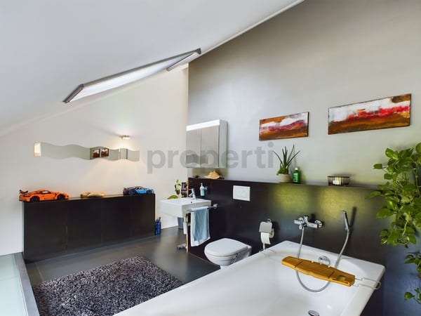 Einzigartige Loft-Wohnung mit beeindruckender Raumhöhe und moderner Ausstattung 8
