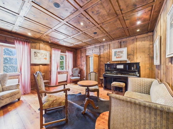 Grosszügiges Einfamilienhaus an ruhiger Lage in Bergün Filisur 2