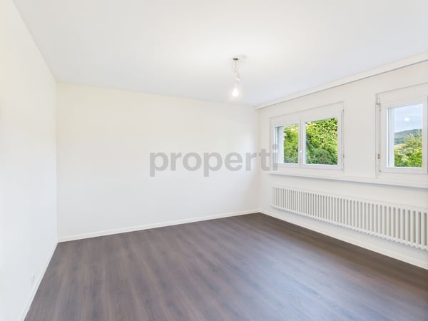 Einfamilienhaus mit Pool, Poolhaus & viel Umschwung 8