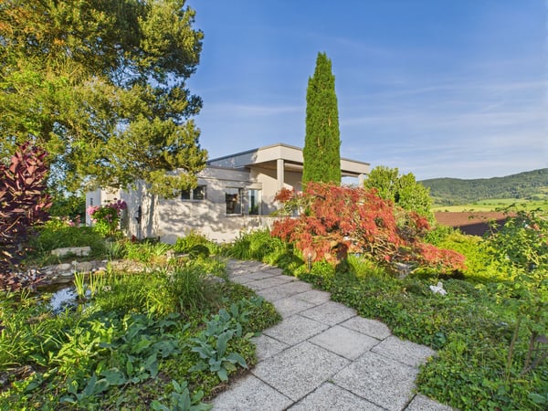 Einfamilienhaus mit Pool, Poolhaus & viel Umschwung 12