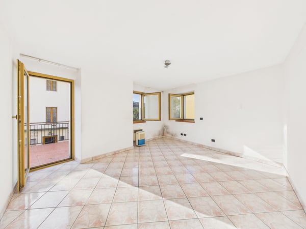 Incantevole casa a schiera nella pittoresca regione di Tresa 8