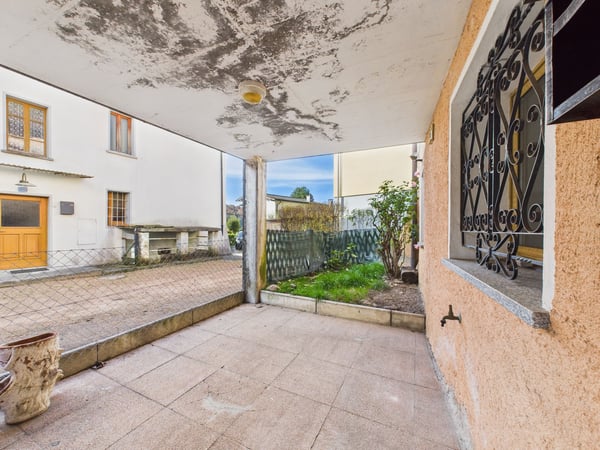 Incantevole casa a schiera nella pittoresca regione di Tresa 12