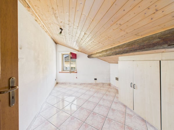 Incantevole casa a schiera nella pittoresca regione di Tresa 9