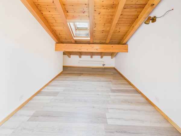 Élégante 1 pièces maisonette rénovée avec cave, Sion 9