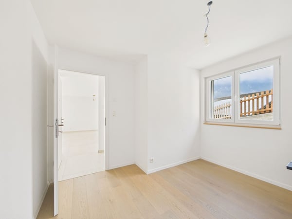 Appartement de 1.5 pièces spacieux et lumineux avec une grande terrasse et une vue imprenable sur les montagnes à Miex, VS. 6