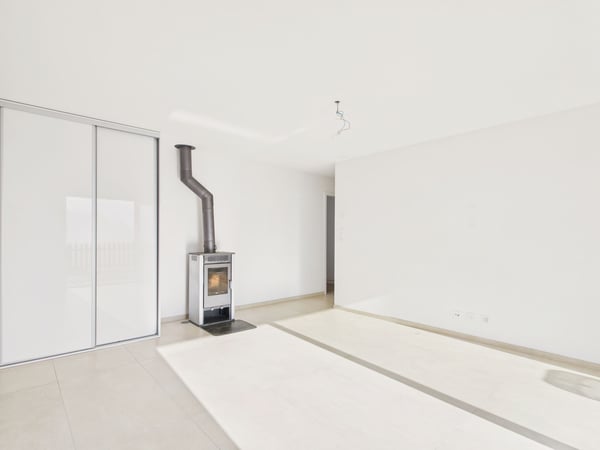 Appartement de 1.5 pièces spacieux et lumineux avec une grande terrasse et une vue imprenable sur les montagnes à Miex, VS. 4