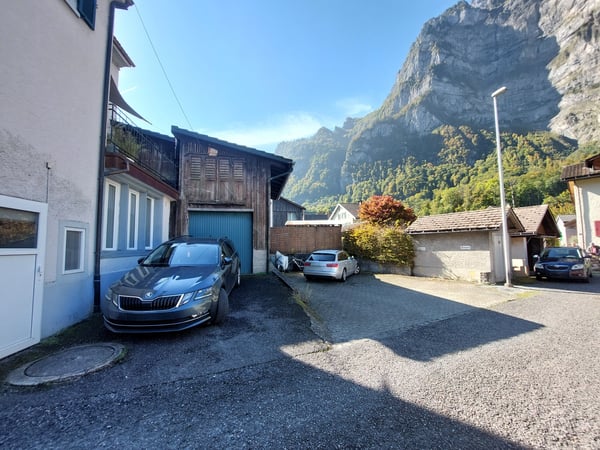 Attraktives und vollvermietetes Mehrfamilienhaus in Netstal, Kanton Glarus 8