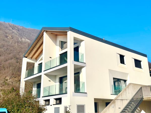 Eleganza Moderna e Comfort: Villa con Rifiniture di Pregio 1