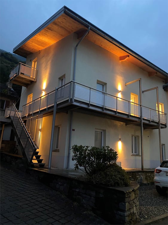 Renoviertes Haus in Contone bestehend aus Penthouse und zwei WohnungenCasa ristrutturata a Contone composta da attico e due appartamenti 9