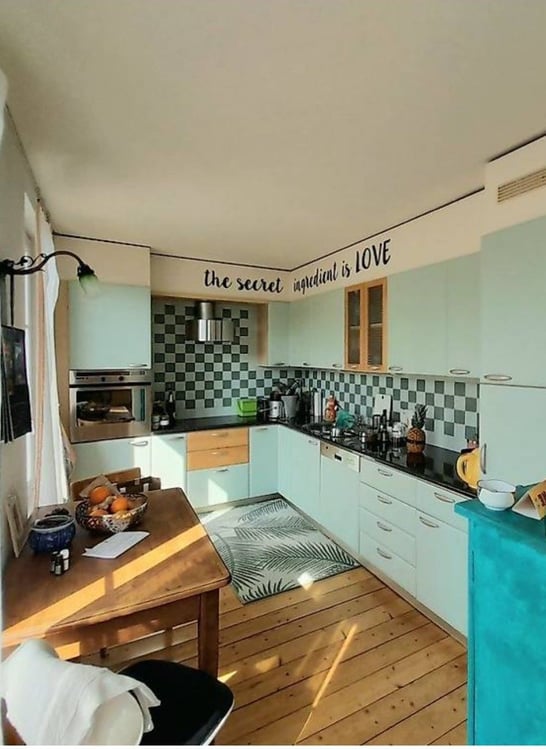 Villa depoca ristrutturata con giardino botanico e tre appartamenti indipendenti  Gudo, Bellinzona 5