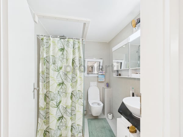 Charmante Wohnung in Truttikon mit 1.5 Zimmern und idyllischem Garten 6