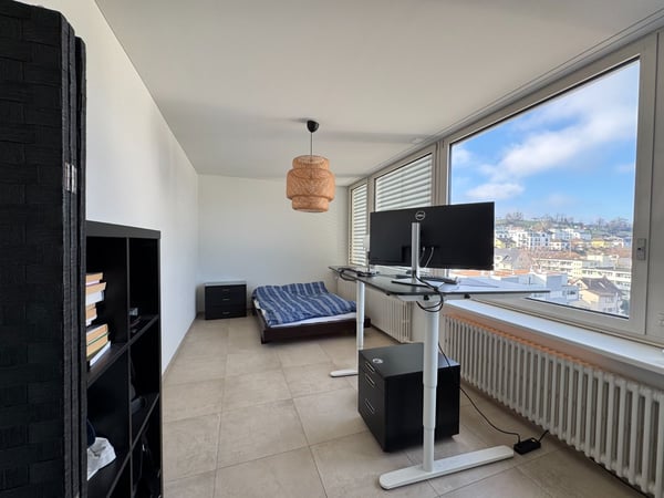 Moderne 1-Zimmer Wohnung mit grosszügigem Balkon, zentral in Zürich 5