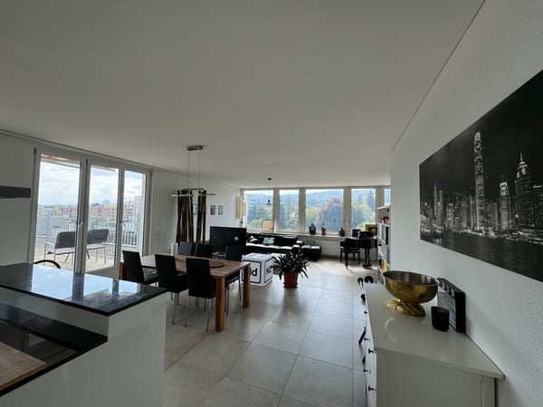 Moderne 1-Zimmer Wohnung mit grosszügigem Balkon, zentral in Zürich 1
