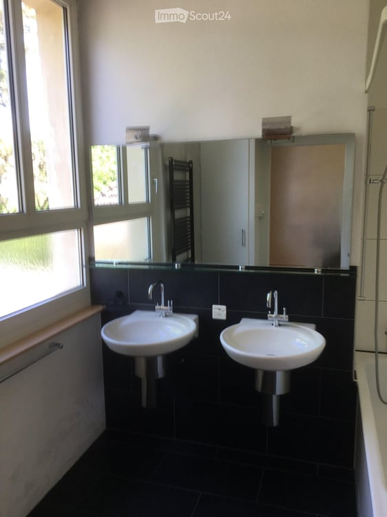 Charmantes 1.5-Zimmer Reihenhaus mit Garten in Nidau 10