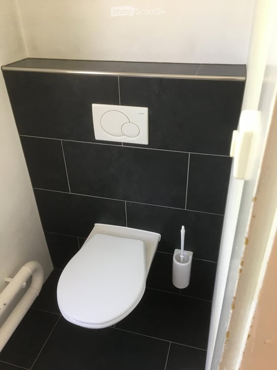 Charmantes 1.5-Zimmer Reihenhaus mit Garten in Nidau 11