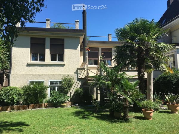 Charmantes 1.5-Zimmer Reihenhaus mit Garten in Nidau 1