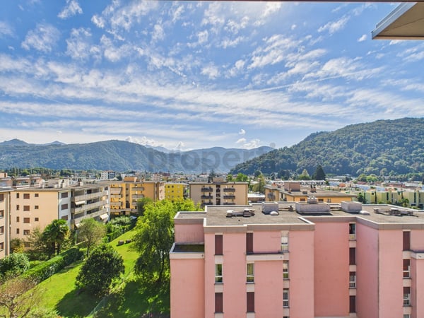 Attico ristrutturato 1.5 locali con vista lago a Caslano 11